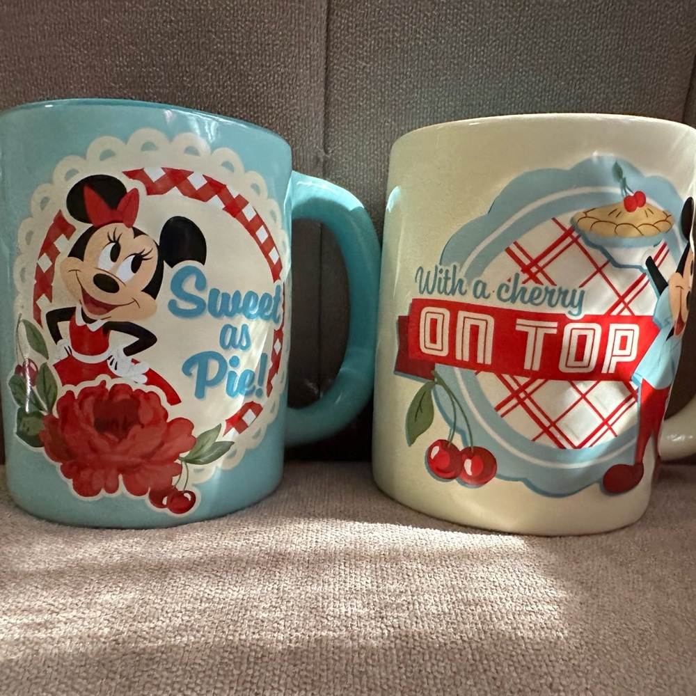 Mickey/Minnie mug set